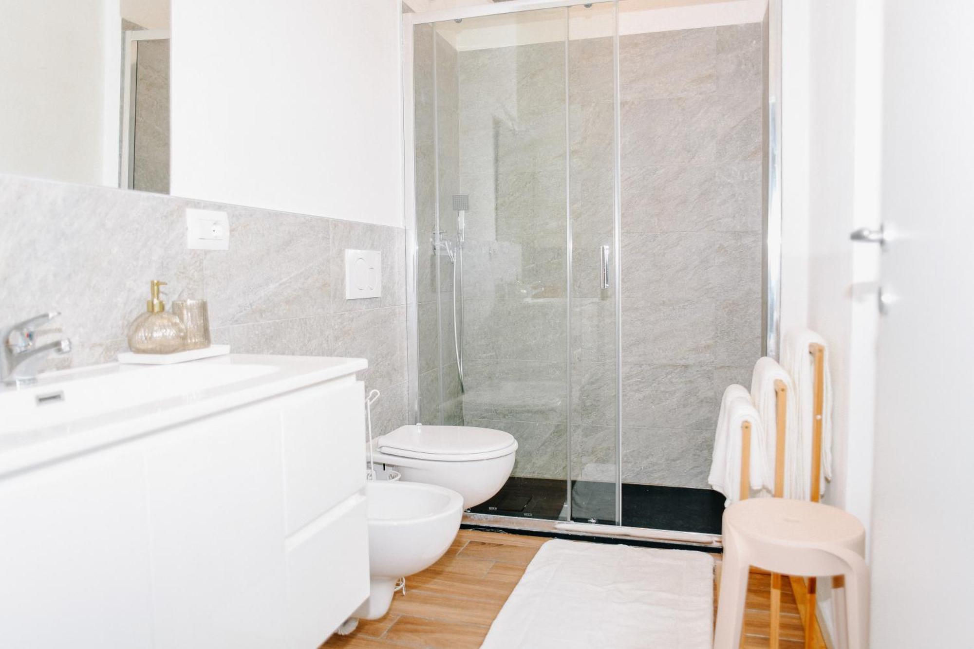 Lora Rose Suite ,Free Parking, Self Check In,2 Como Exteriör bild